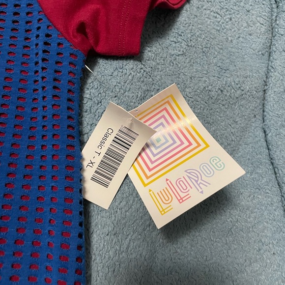 NWT!! Lularoe classic T - Picture 3 of 3